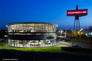 Architectuurfotografie - Porsche Showroom Maastricht Airport - Studio JDH bedrijfsfotografie Maastricht.