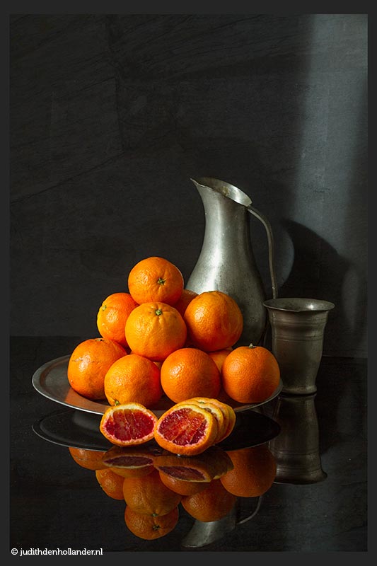 Oudhollands | Great light Still Life with Oranges | Mooi licht, Fine Art Serie | Fine art fotokunst | Serie Oudhollands © Judith den Hollander
